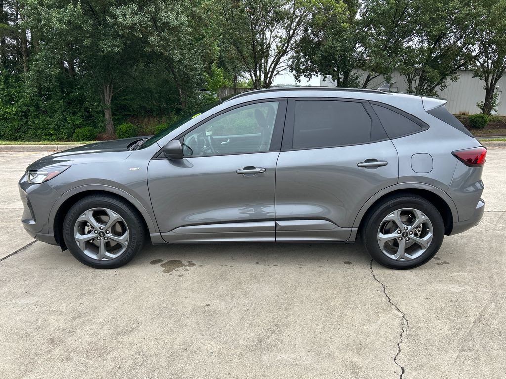 Used 2023 Ford Escape ST-Line w/ Tech Pack #1 FWD image 2