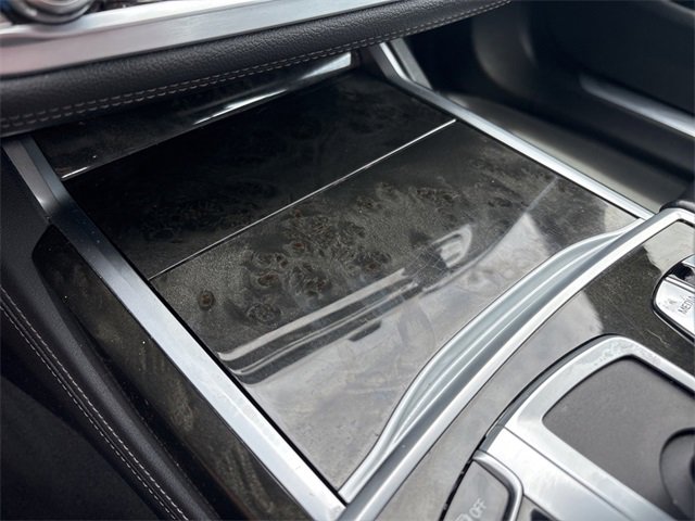 Used 2020 BMW 750i xDrive w/ M Sport Package image 19