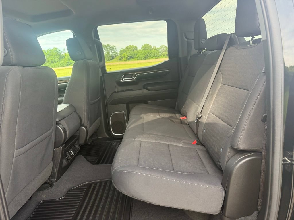 Used 2023 Chevrolet Silverado 1500 LT AWD/4WD image 12