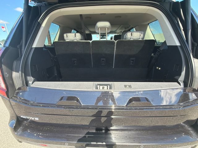Used 2025 Ford Expedition Active AWD/4WD image 18