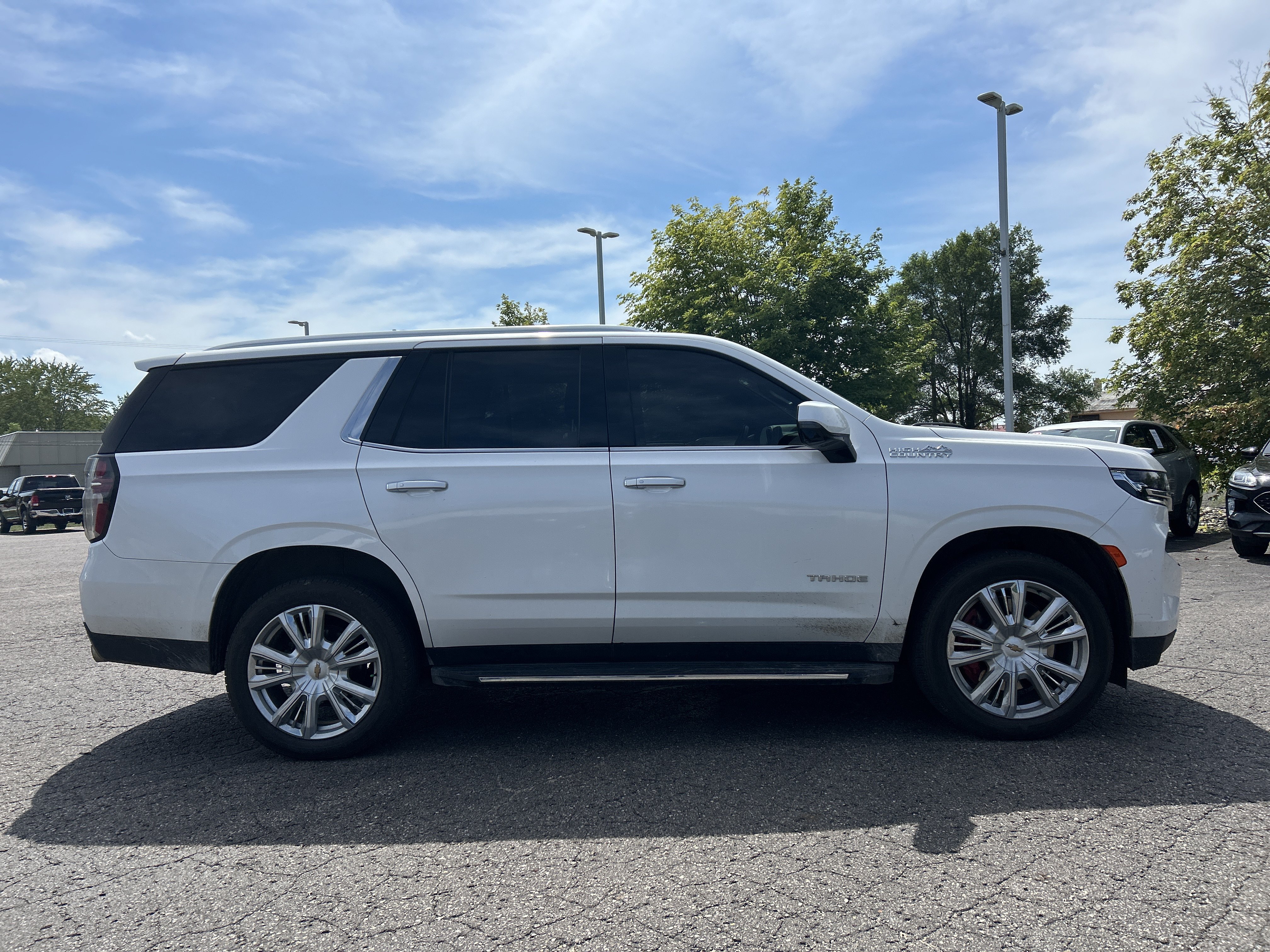 Used 2021 Chevrolet Tahoe High Country AWD/4WD image 3
