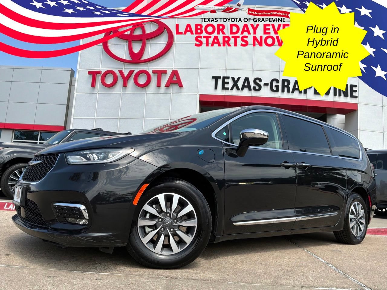 Used 2023 Chrysler Pacifica Limited FWD image 1