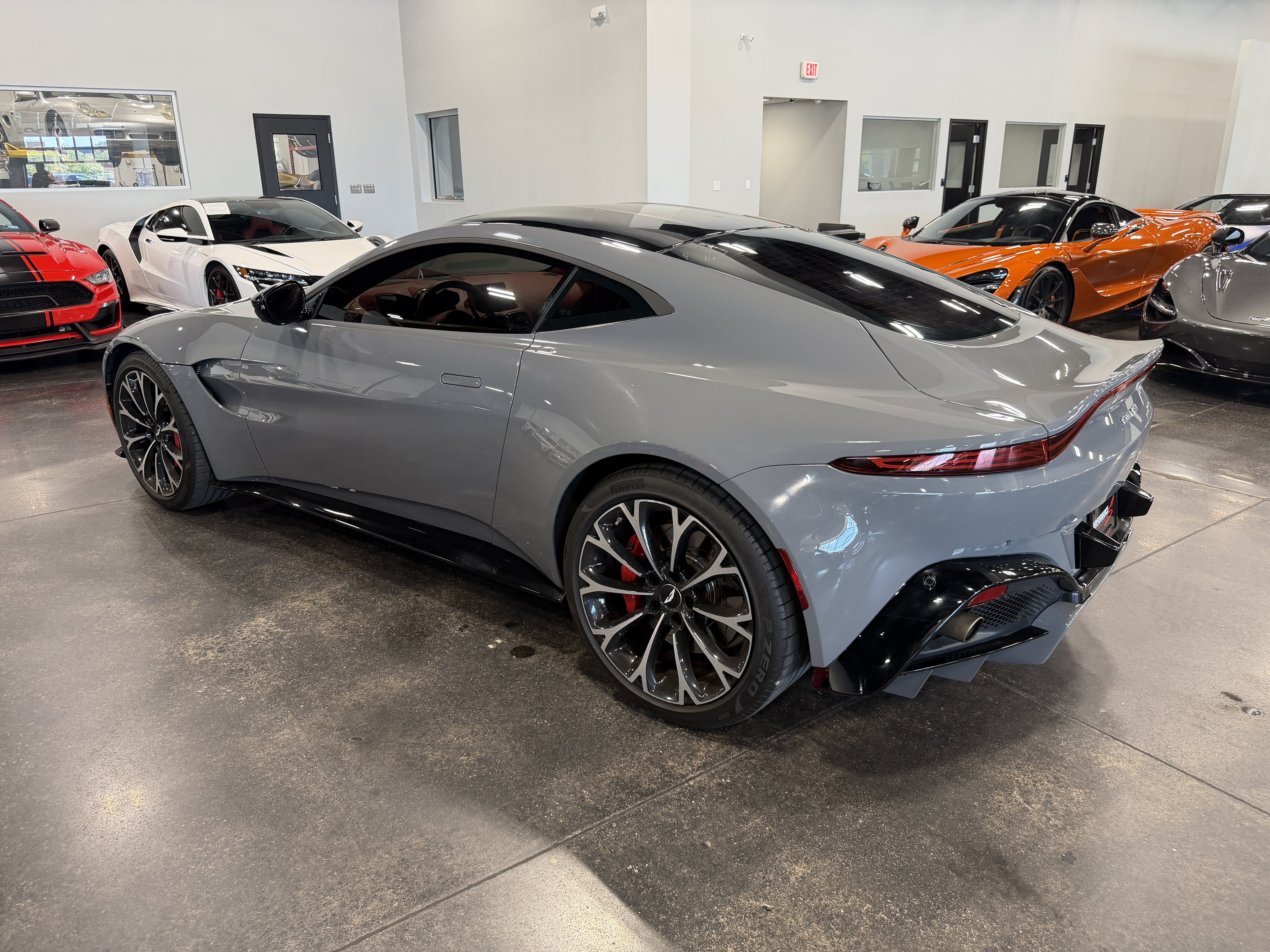 Used 2019 Aston Martin V8 Vantage Coupe RWD image 4