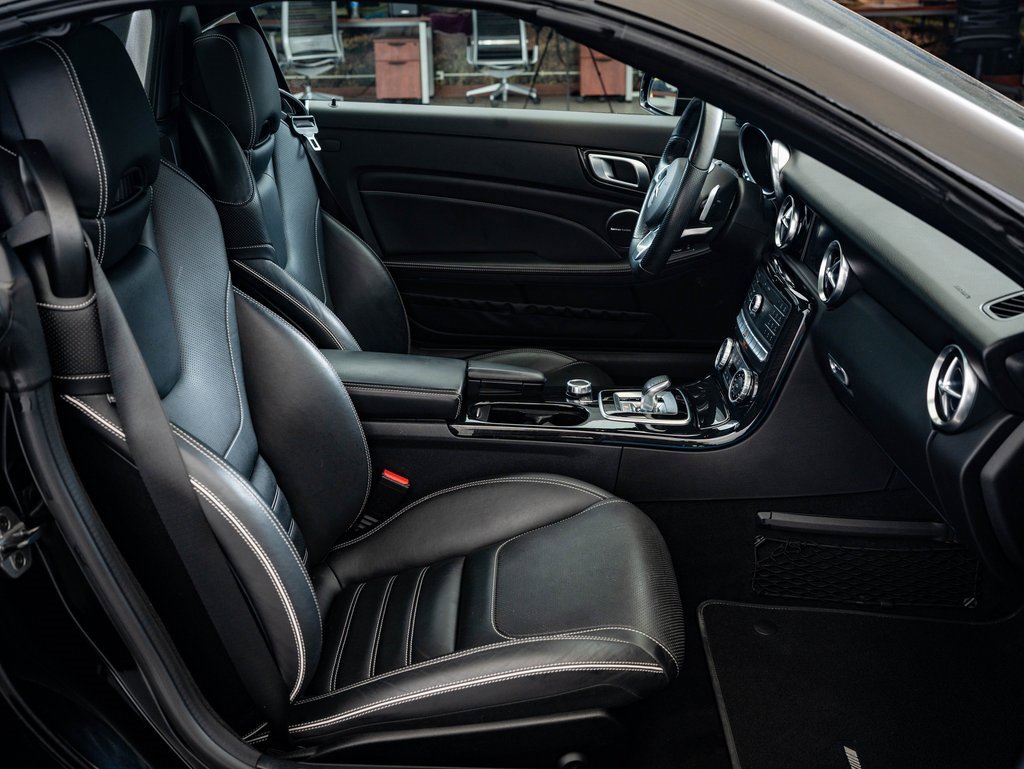 Used 2017 Mercedes-Benz SLC 43 AMG image 24