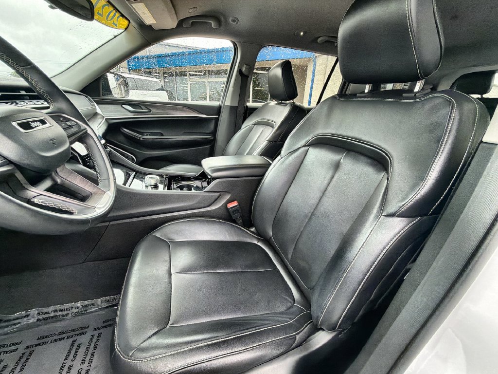 Used 2021 Jeep Grand Cherokee L Limited AWD/4WD image 13