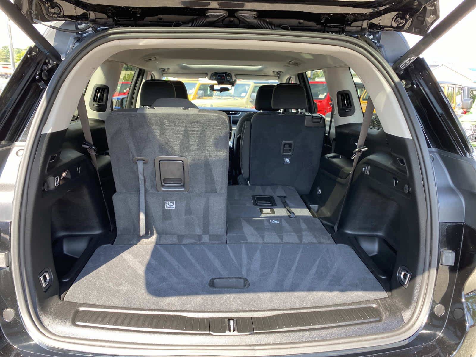 Certified 2023 Jeep Grand Cherokee L Laredo w/ Luxury Tech Group I AWD/4WD image 6