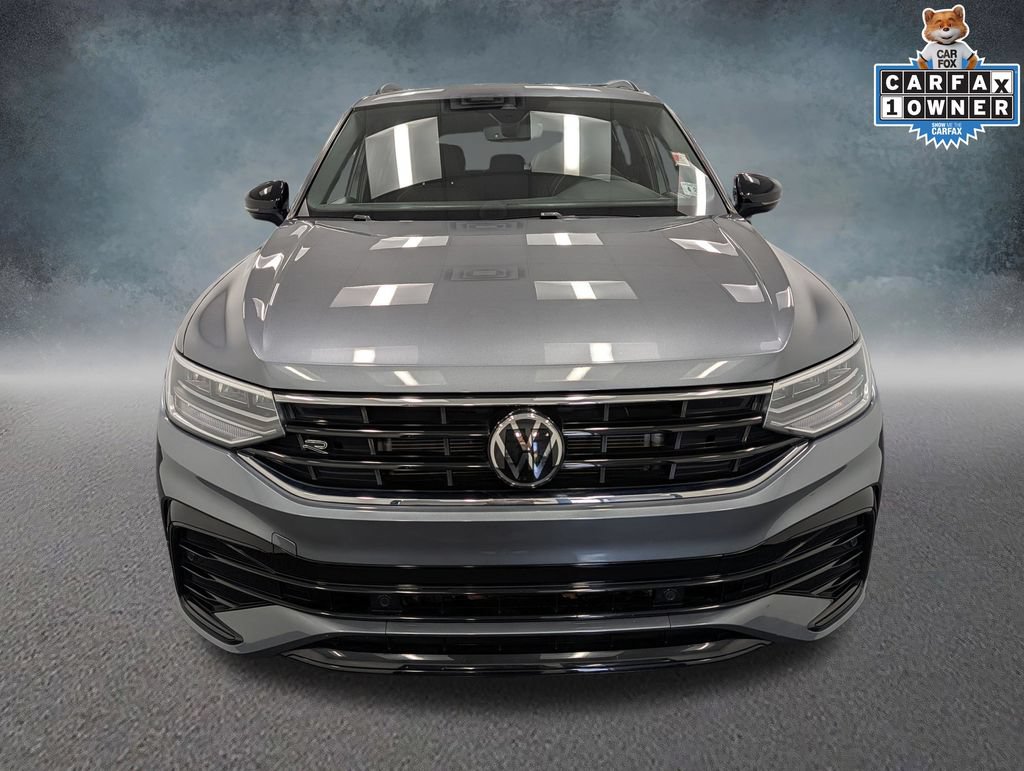 Used 2023 Volkswagen Tiguan SE R-Line AWD/4WD image 2
