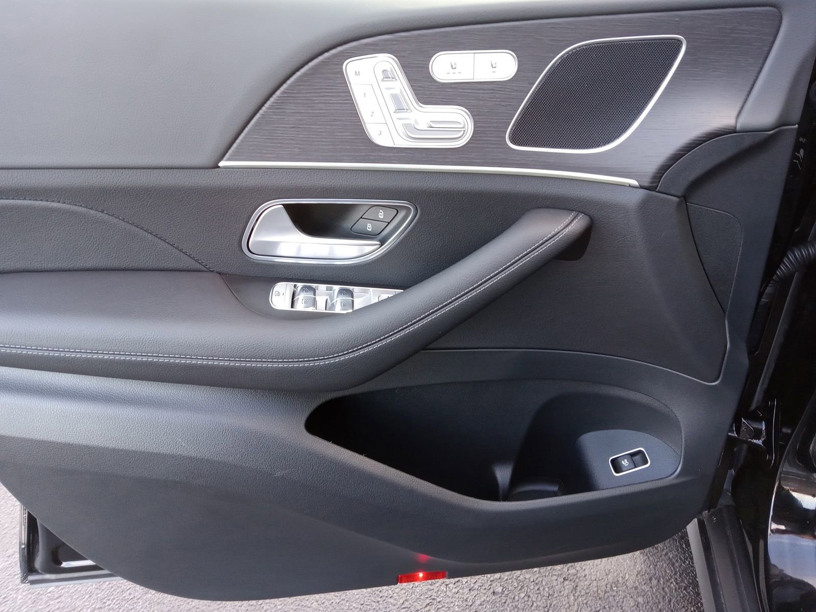 Used 2025 Mercedes-Benz GLE 350 4MATIC image 8