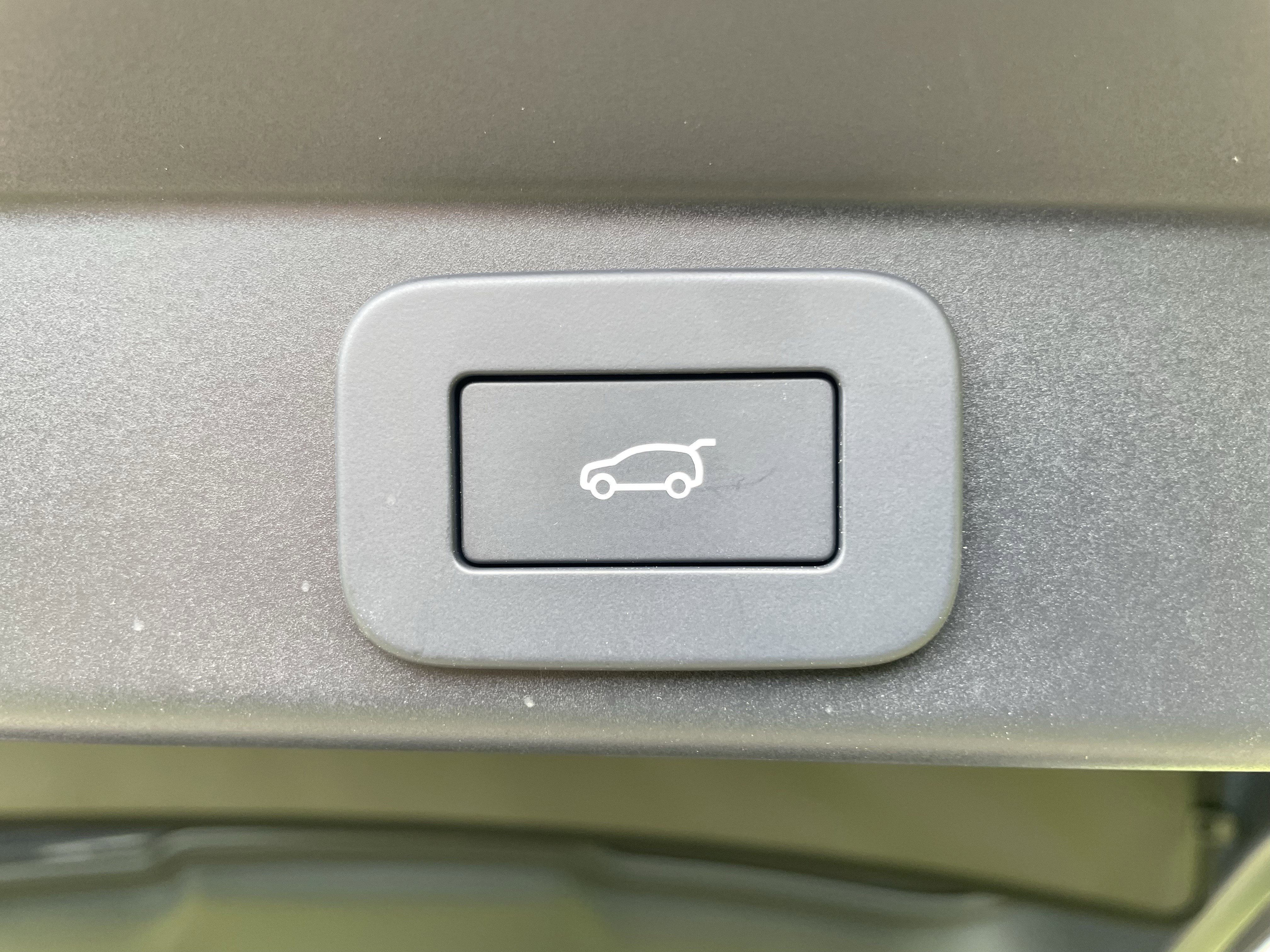Used 2025 Land Rover Range Rover Sport AWD/4WD image 38
