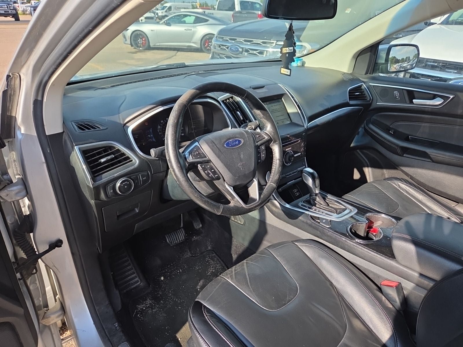 Used 2016 Ford Edge Titanium w/ Technology Package AWD/4WD image 9