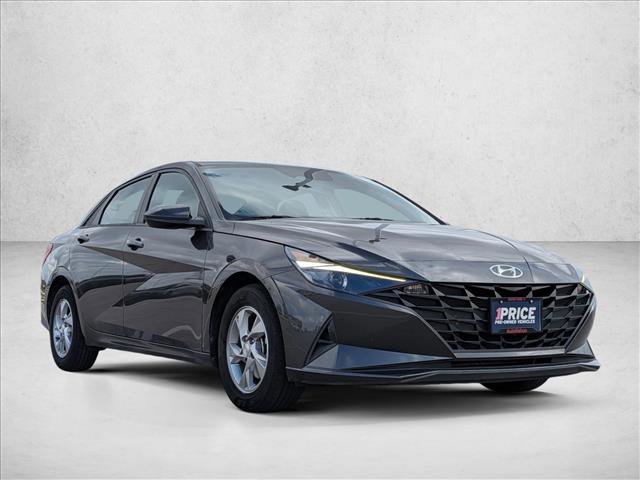 Used 2021 Hyundai Elantra SE image 3