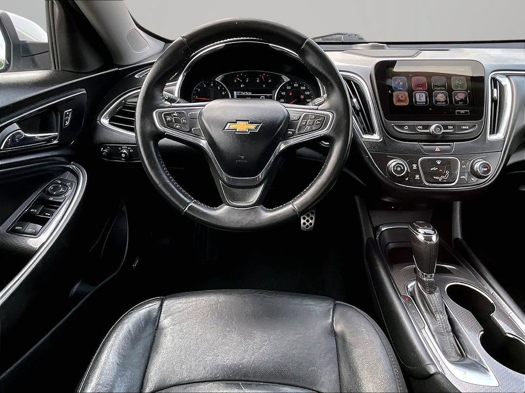 Used 2016 Chevrolet Malibu LT w/ Leather Package FWD image 6