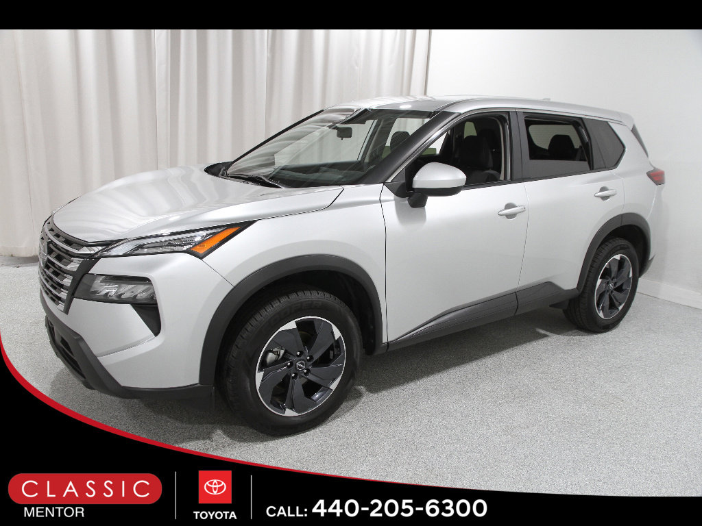 Used 2024 Nissan Rogue SV AWD/4WD image 3