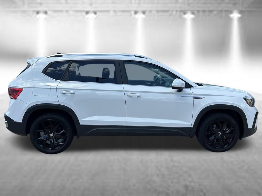 Certified 2023 Volkswagen Taos SE w/ Panoramic Sunroof Package FWD image 7