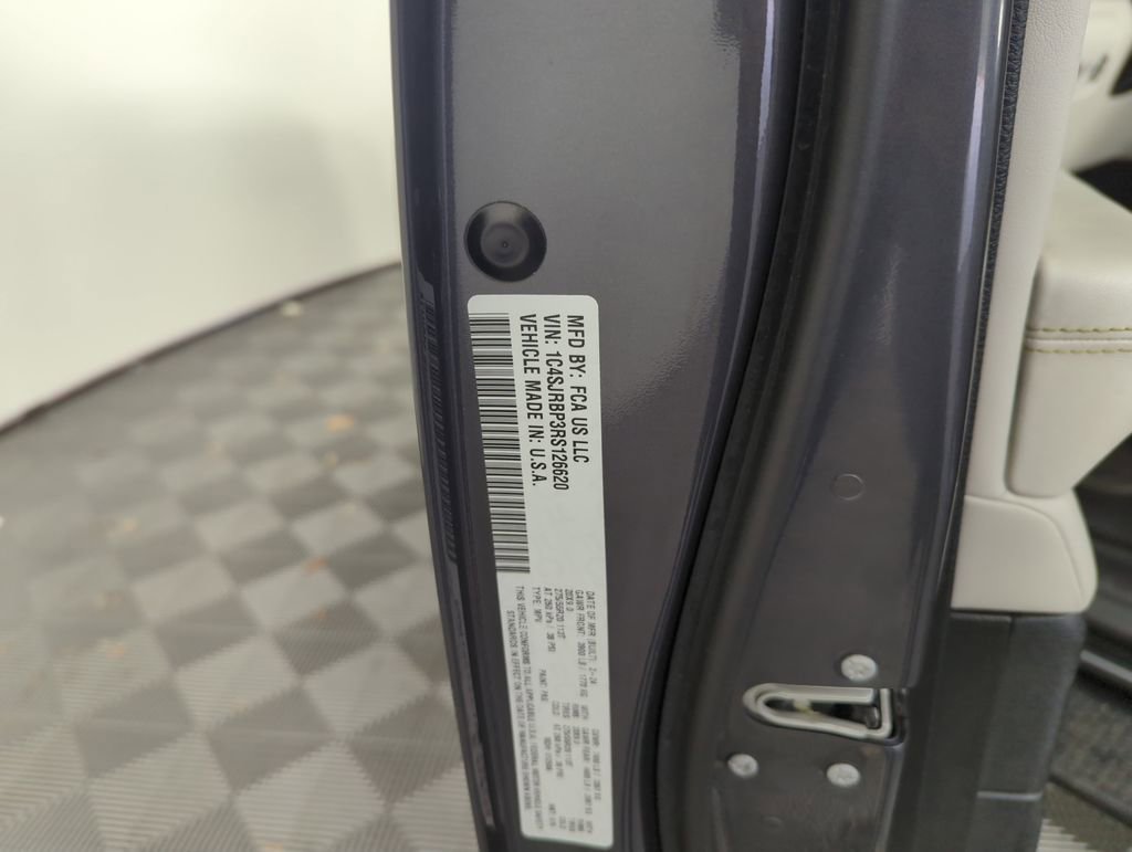 Used 2024 Jeep Wagoneer L Series II image 41