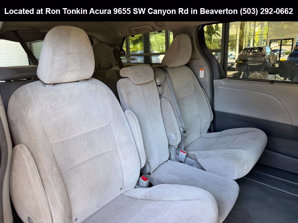 Used 2017 Toyota Sienna LE FWD image 27