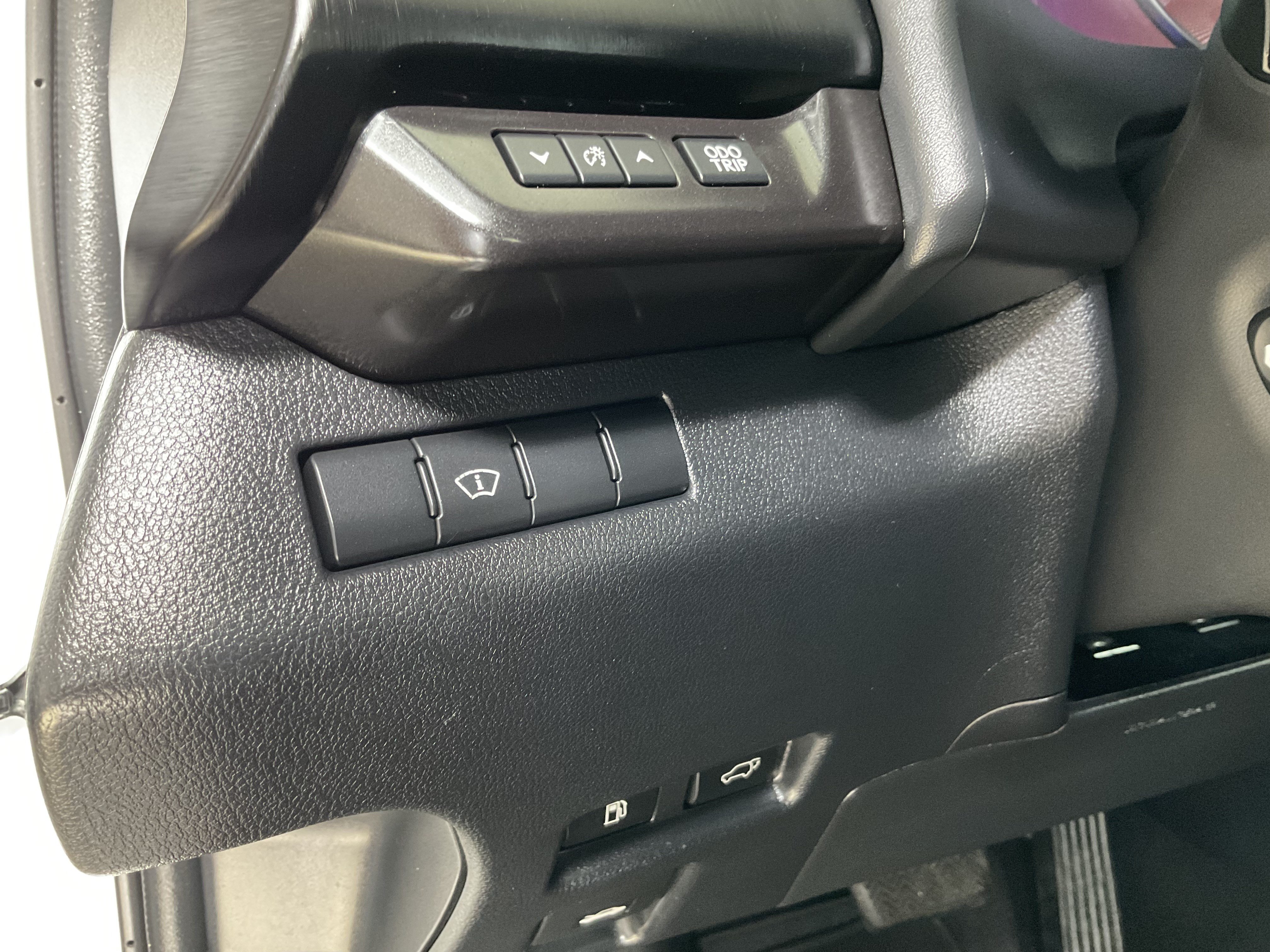 Used 2020 Lexus UX 250h w/ Luxury Package AWD/4WD image 28