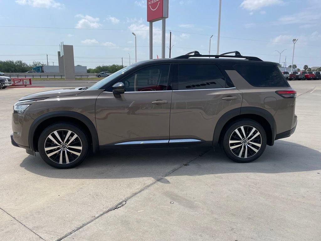 Certified 2024 Nissan Pathfinder Platinum w/ Cargo Package AWD/4WD image 4