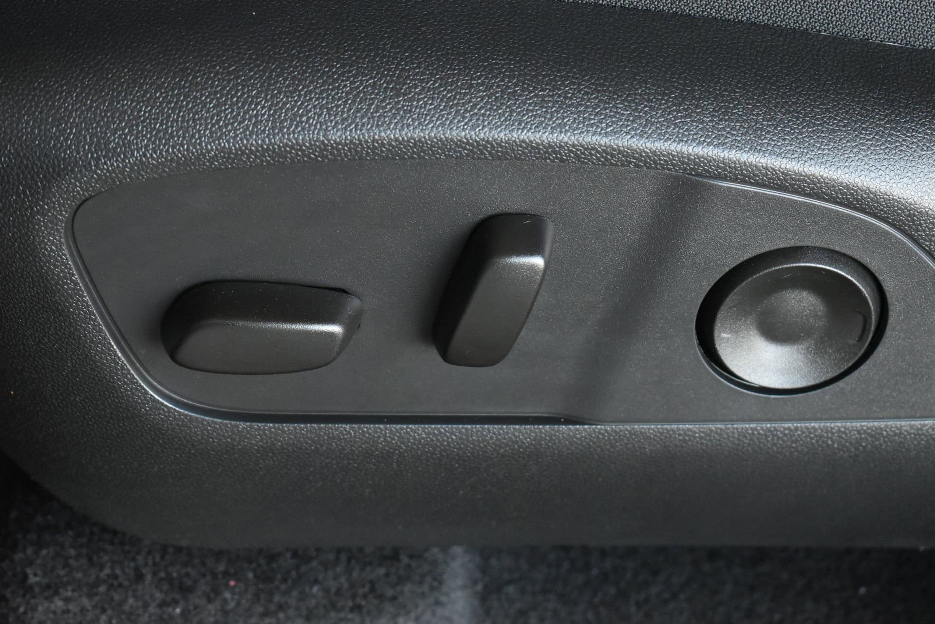 New 2026 Chevrolet Traverse LT w/ LPO, Floor Liner Package FWD image 14