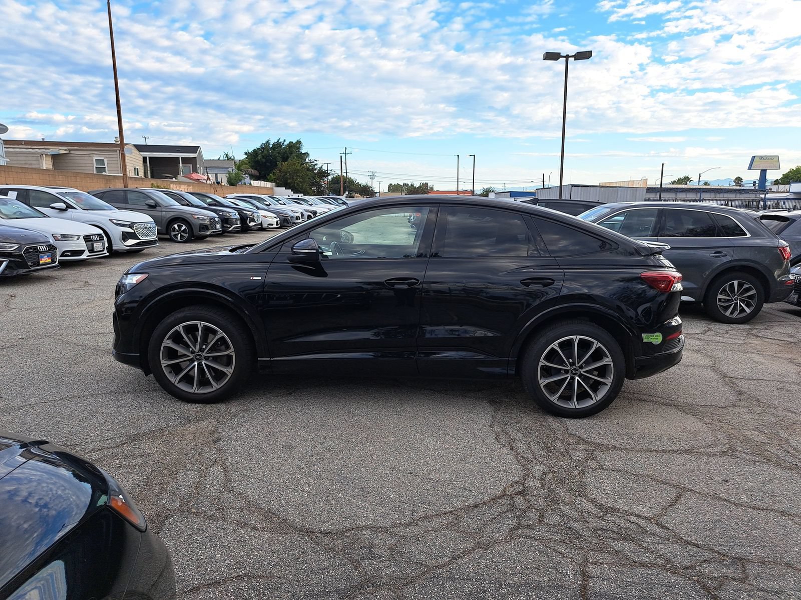 Used 2022 Audi Q4 e-tron Premium Plus AWD/4WD image 8