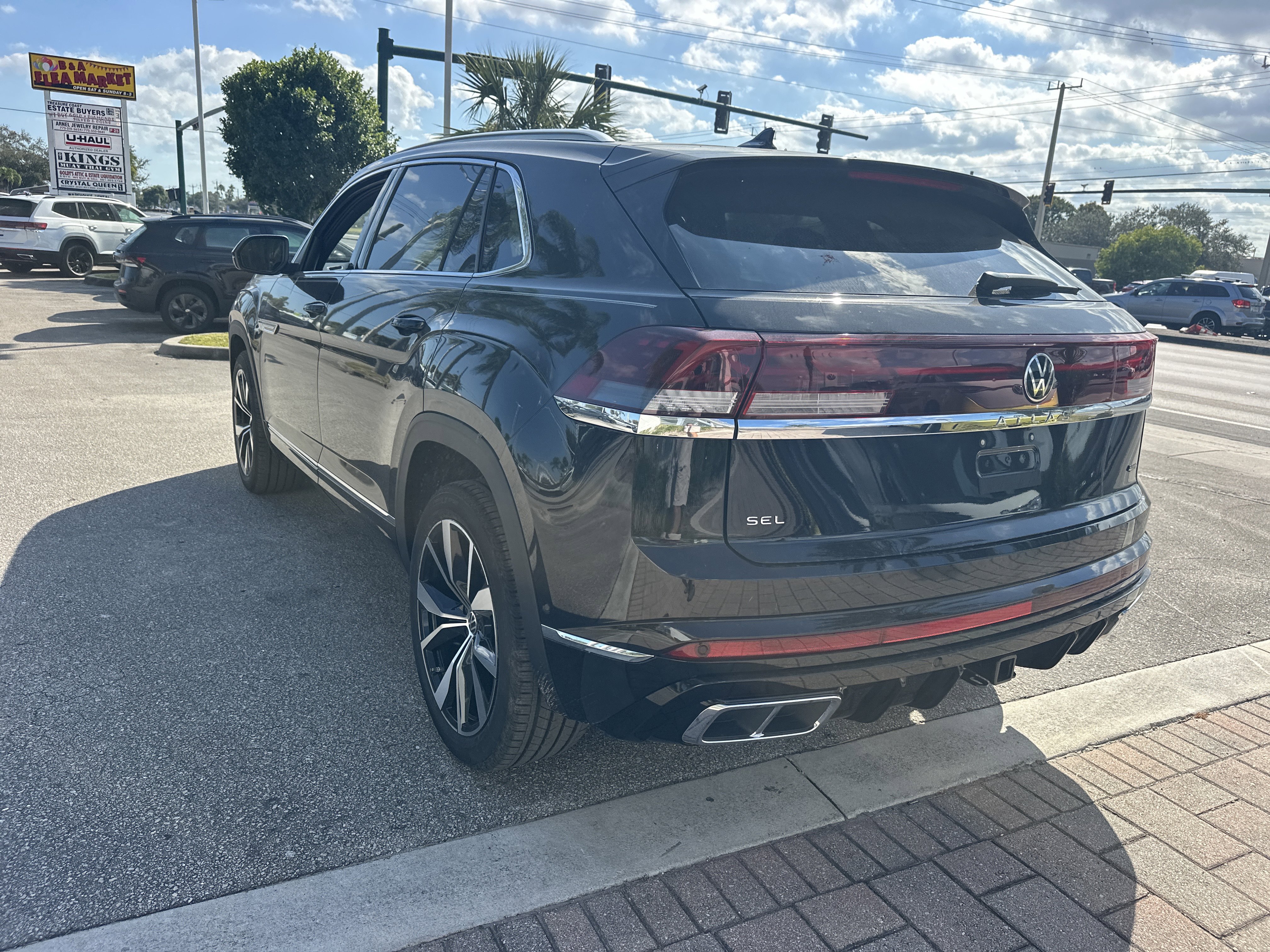 New 2026 Volkswagen Atlas Cross Sport SEL Premium R-Line image 8