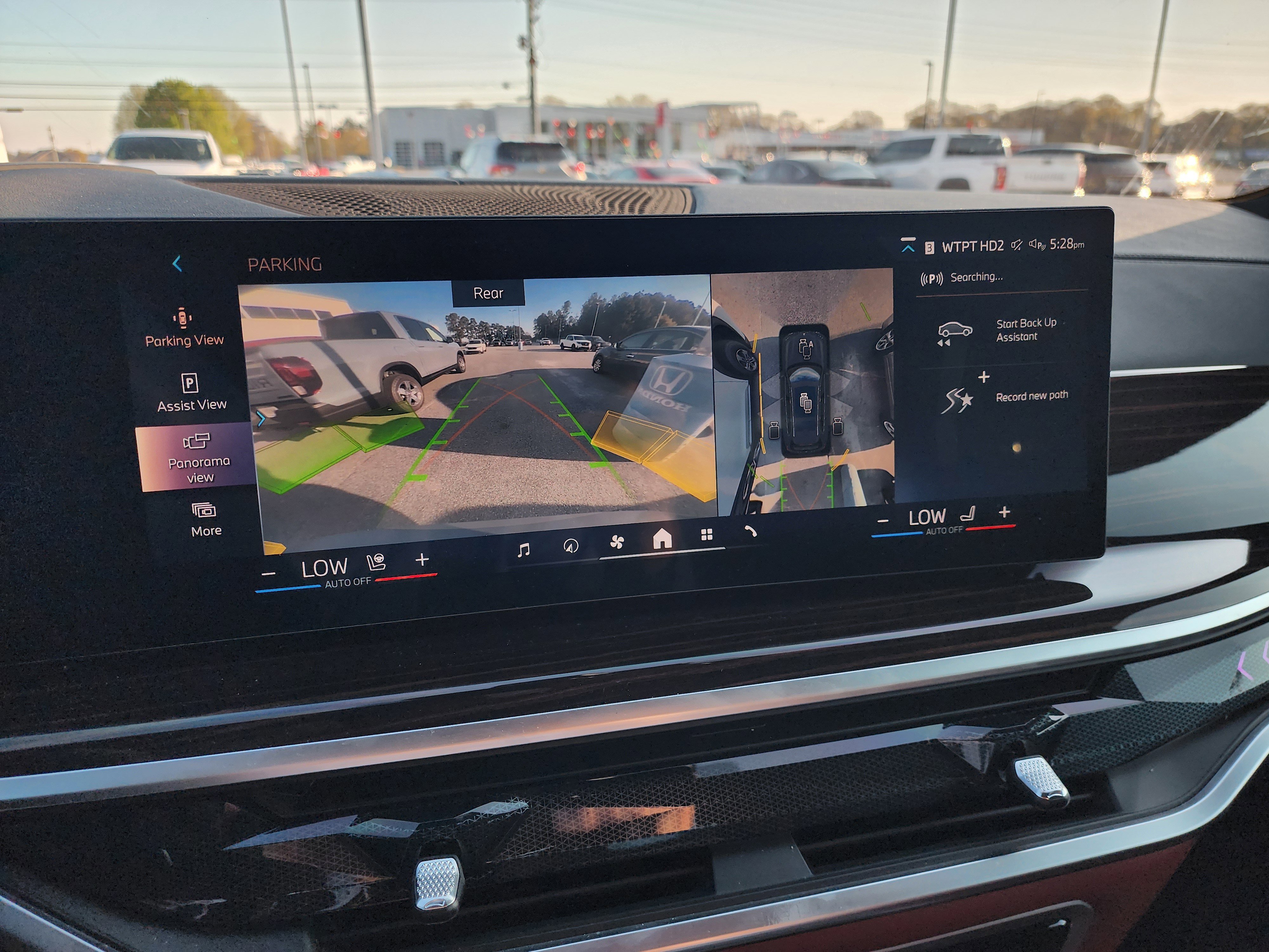 Used 2026 BMW X7 xDrive40i w/ Executive Package image 25