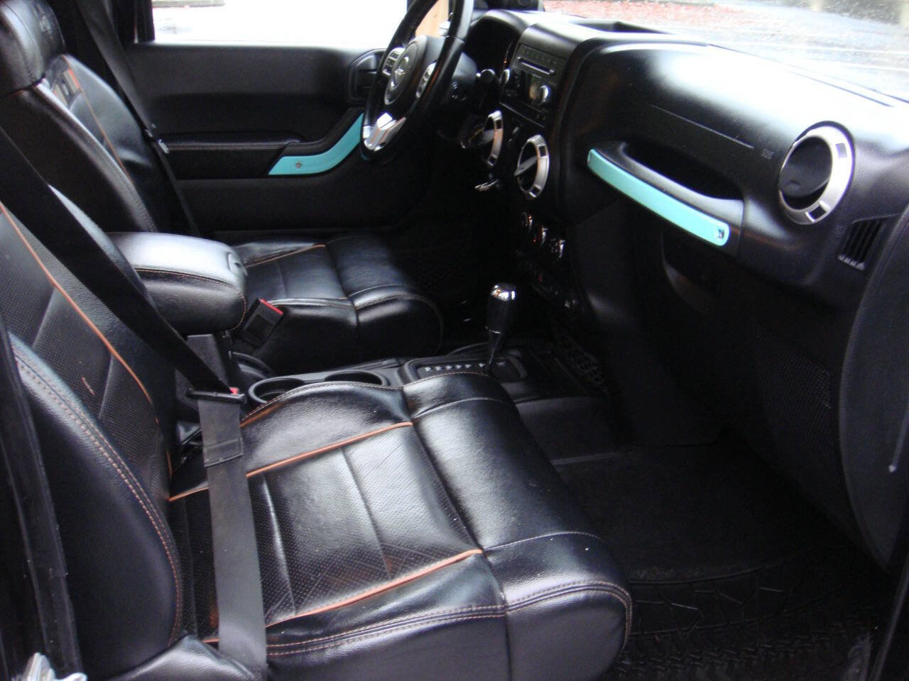 Used 2011 Jeep Wrangler Unlimited 70th Anniversary w/ Connectivity Group image 14