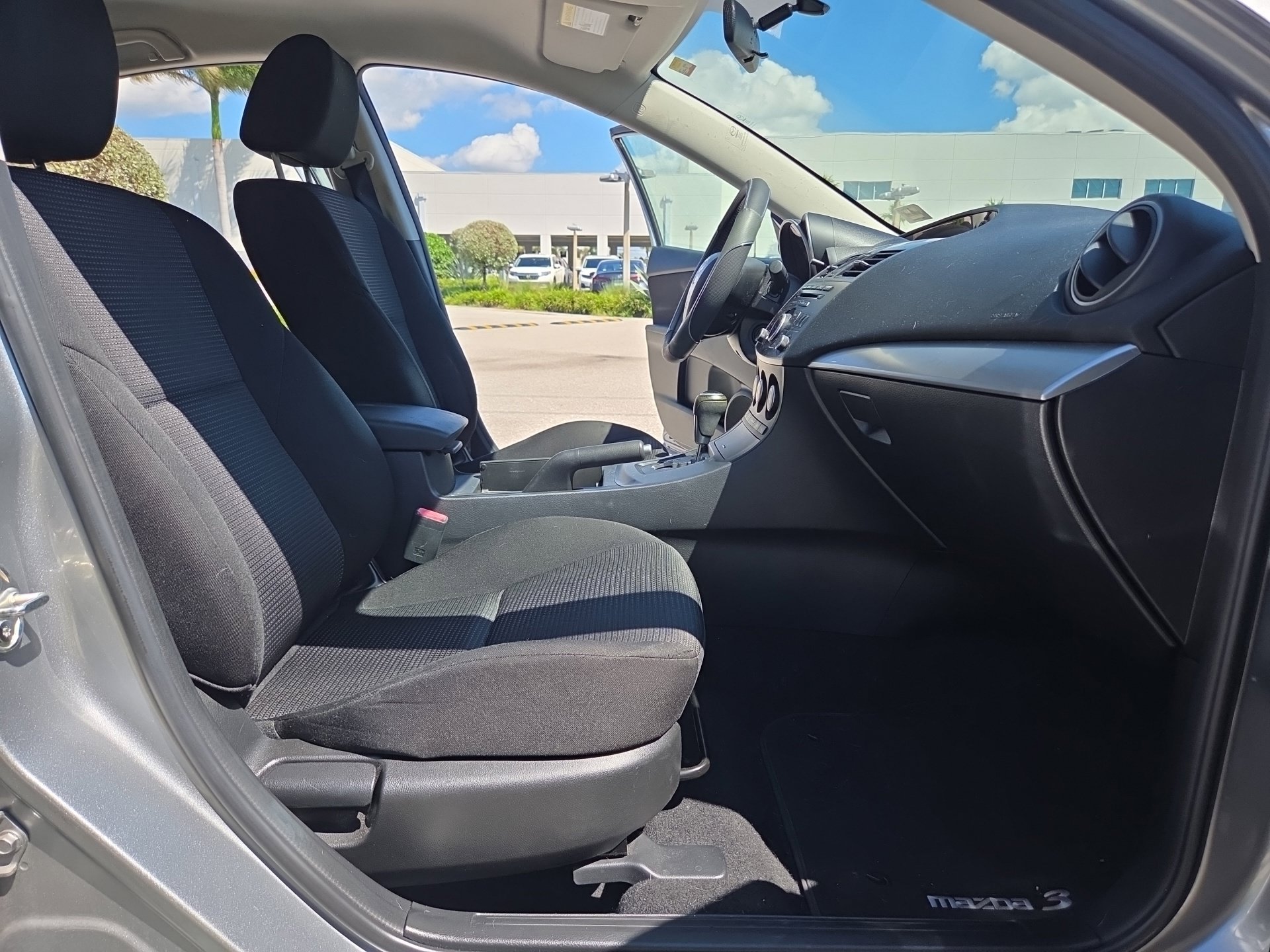 Used 2013 MAZDA MAZDA3 i Touring FWD image 17