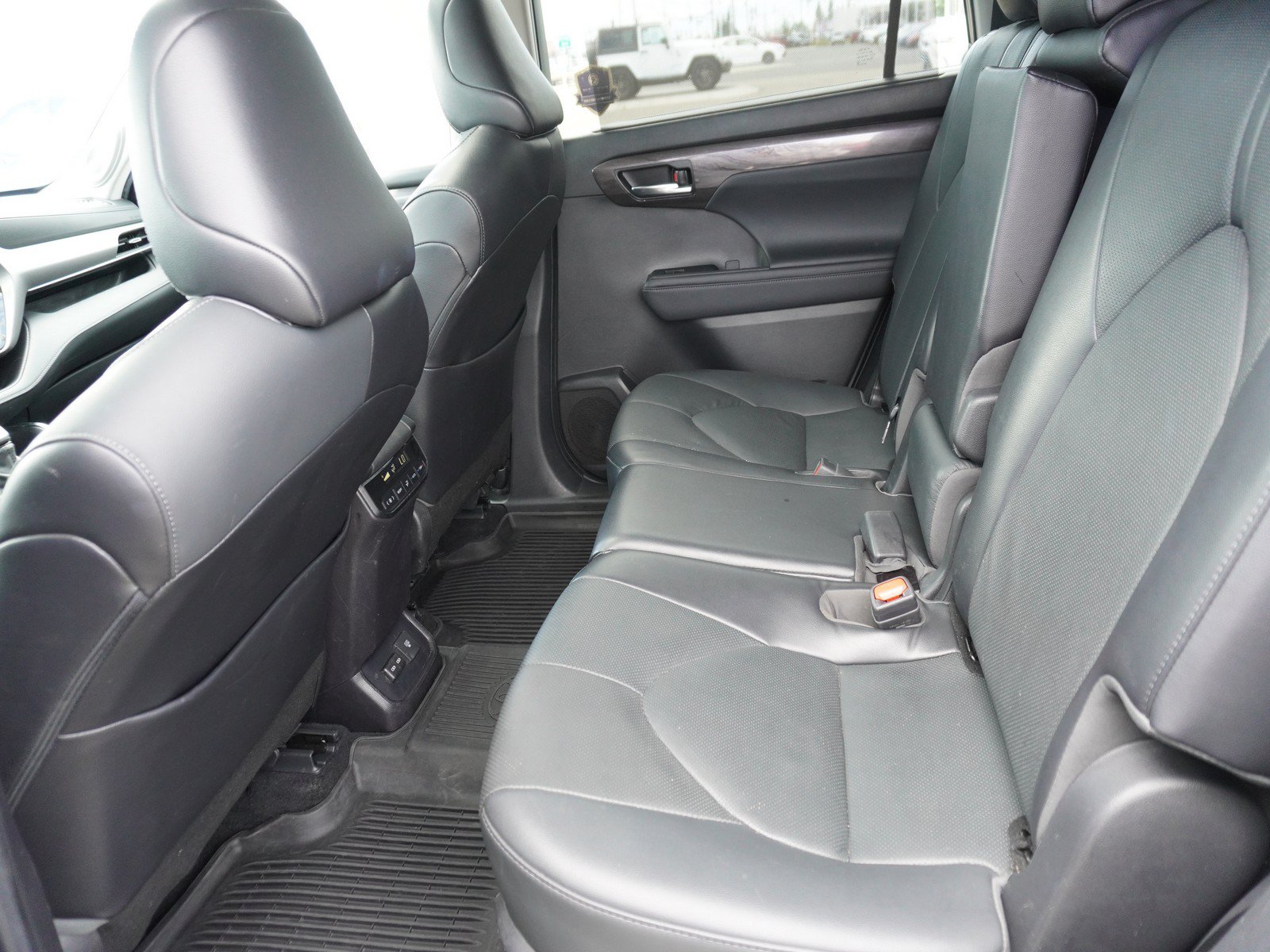 Used 2022 Toyota Highlander Limited AWD/4WD image 14