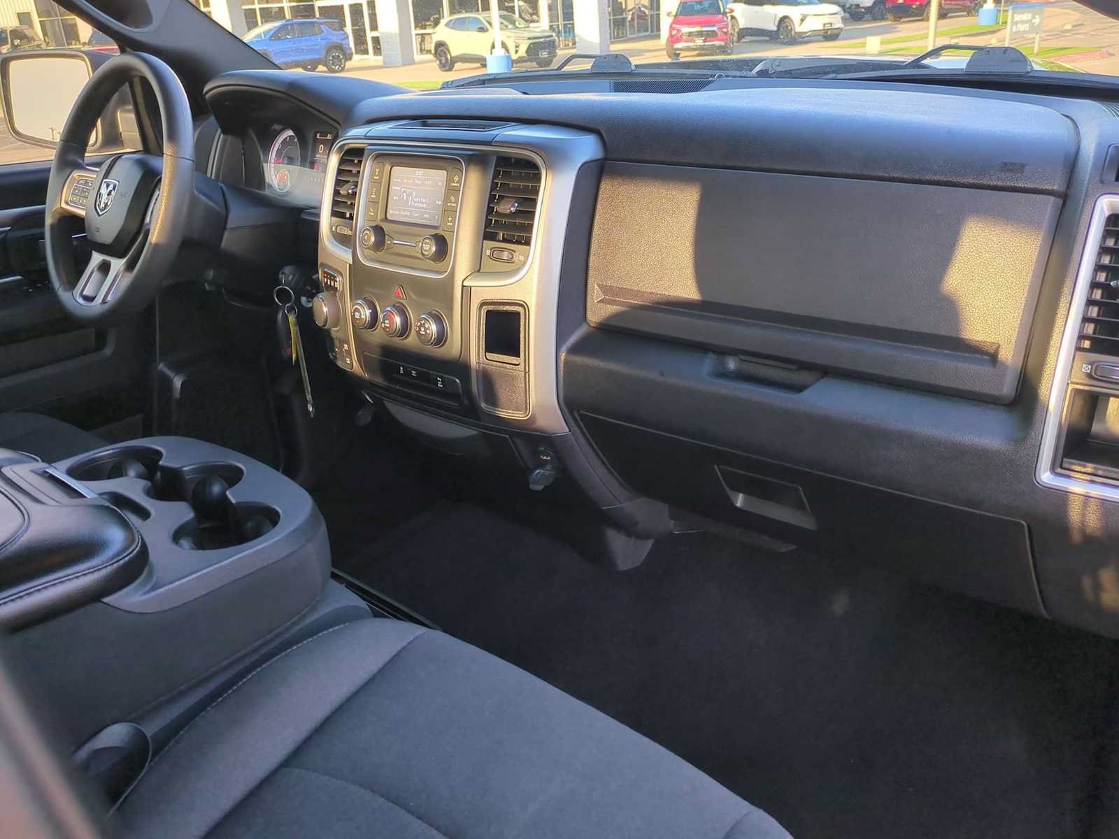 Used 2024 RAM 1500 Warlock AWD/4WD image 27