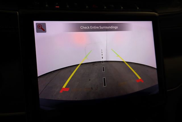 Used 2023 Jeep Grand Cherokee Limited w/ Black Appearance Package image 36