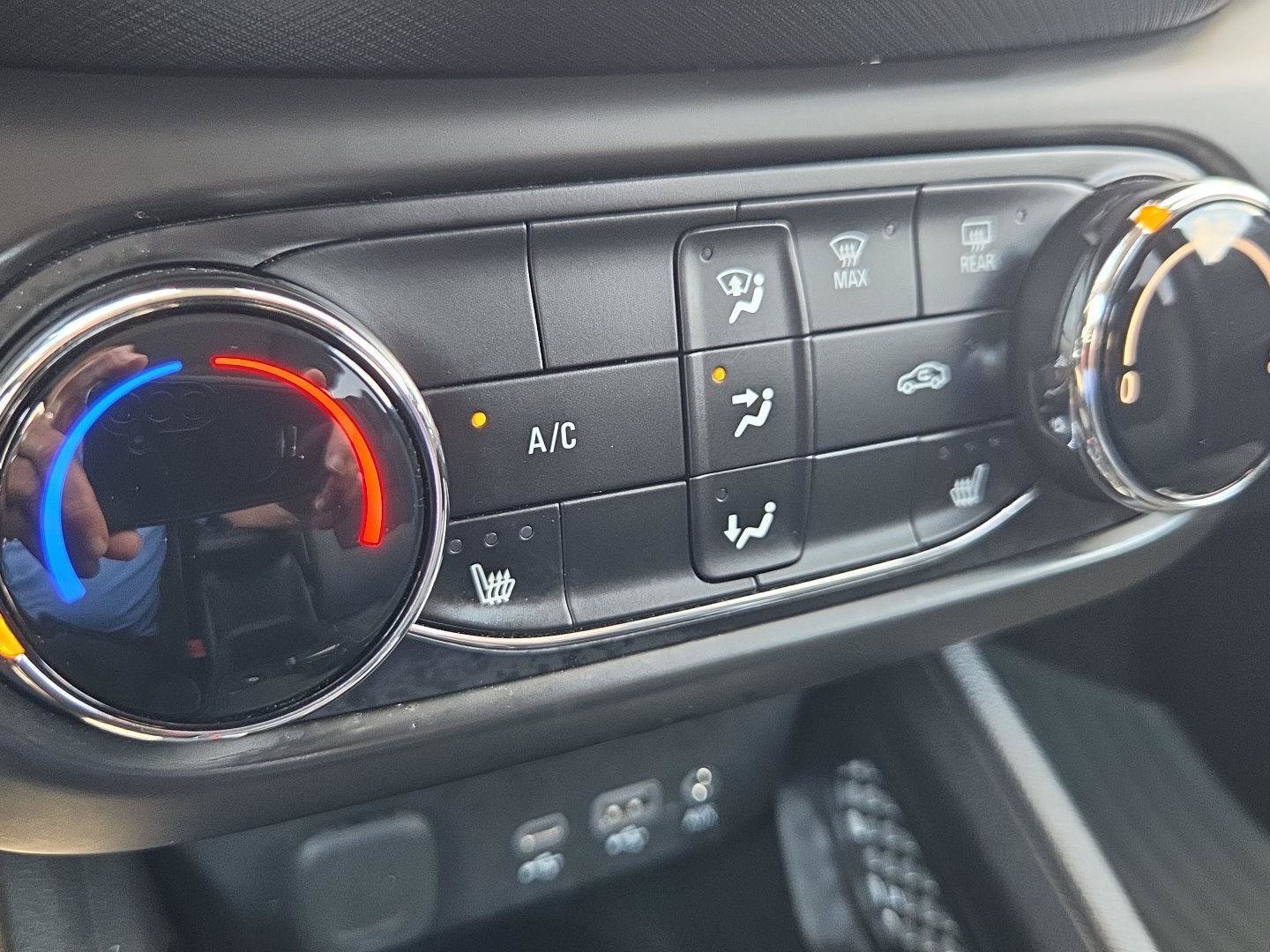 Used 2023 Chevrolet TrailBlazer LT FWD image 15