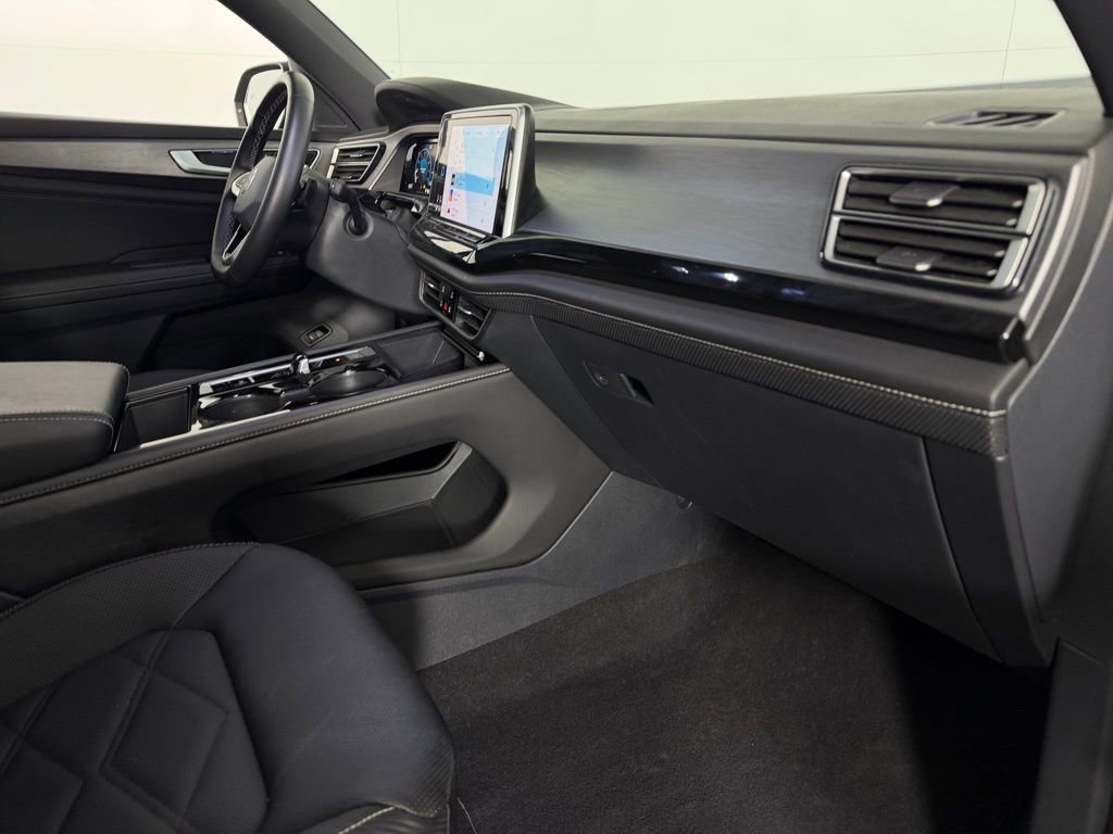 Used 2025 Volkswagen Atlas Cross Sport SE AWD/4WD image 30