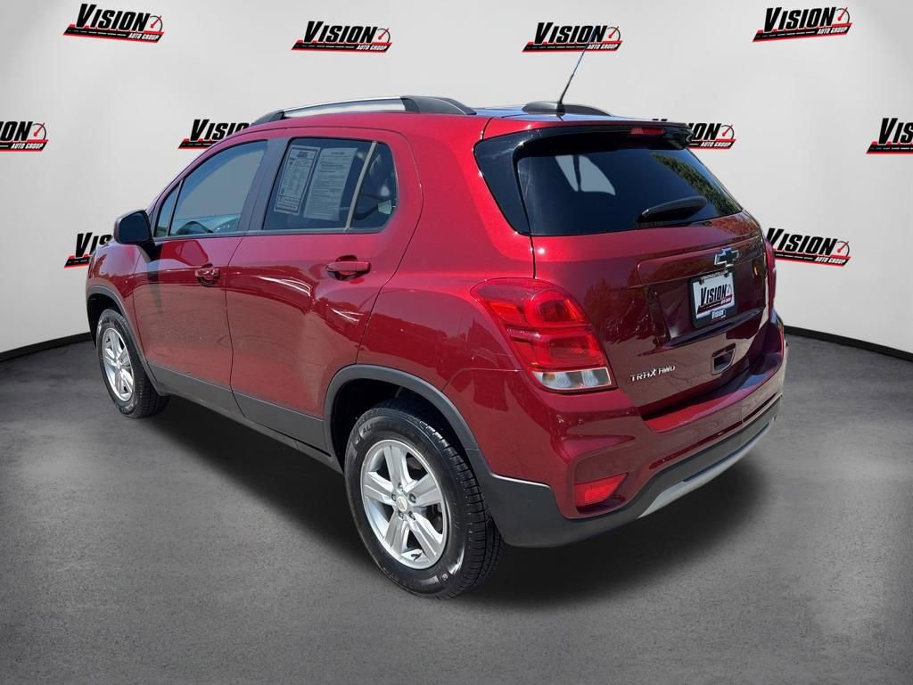 Used 2021 Chevrolet Trax LT w/ LT Convenience Package AWD/4WD image 5