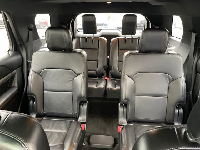 Used 2018 Ford Explorer XLT w/ Equipment Group 202A image 25