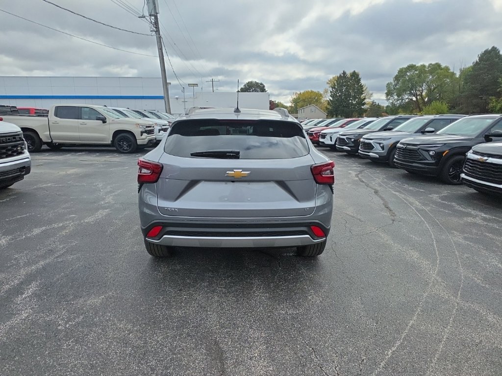 New 2026 Chevrolet Trax LT w/ Driver Confidence Package FWD image 6