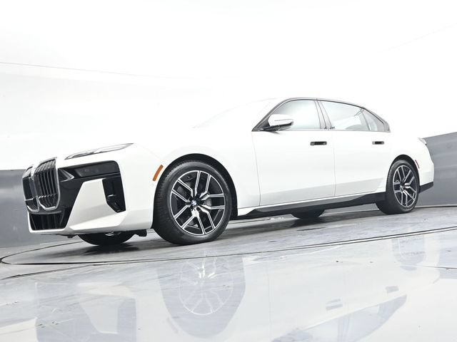 Used 2024 BMW 740i xDrive AWD/4WD image 35