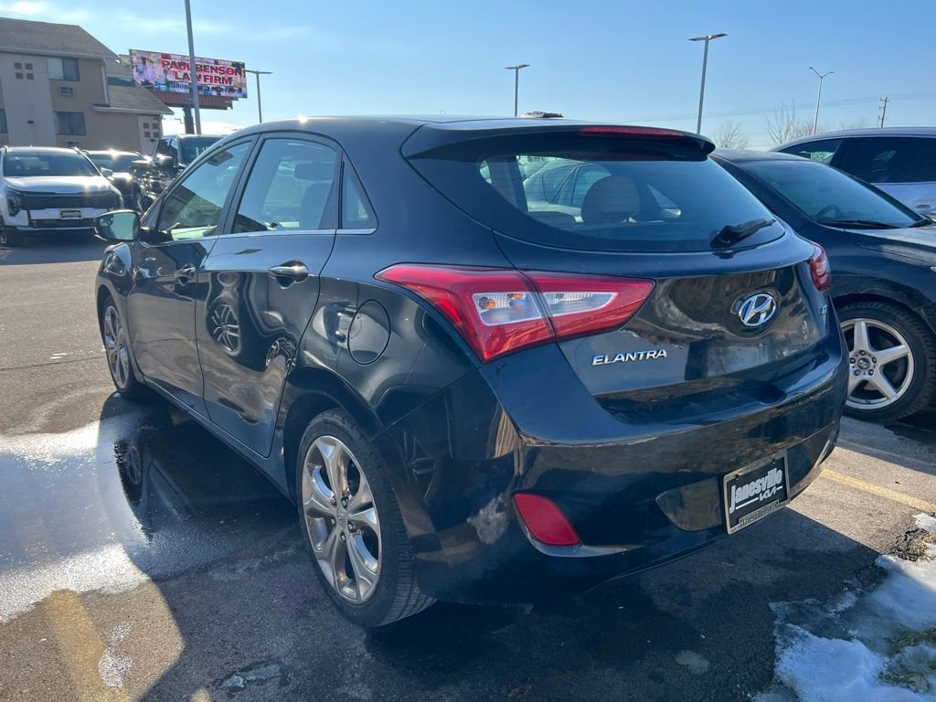 Used 2015 Hyundai Elantra GT w/ Option Group 02 image 4