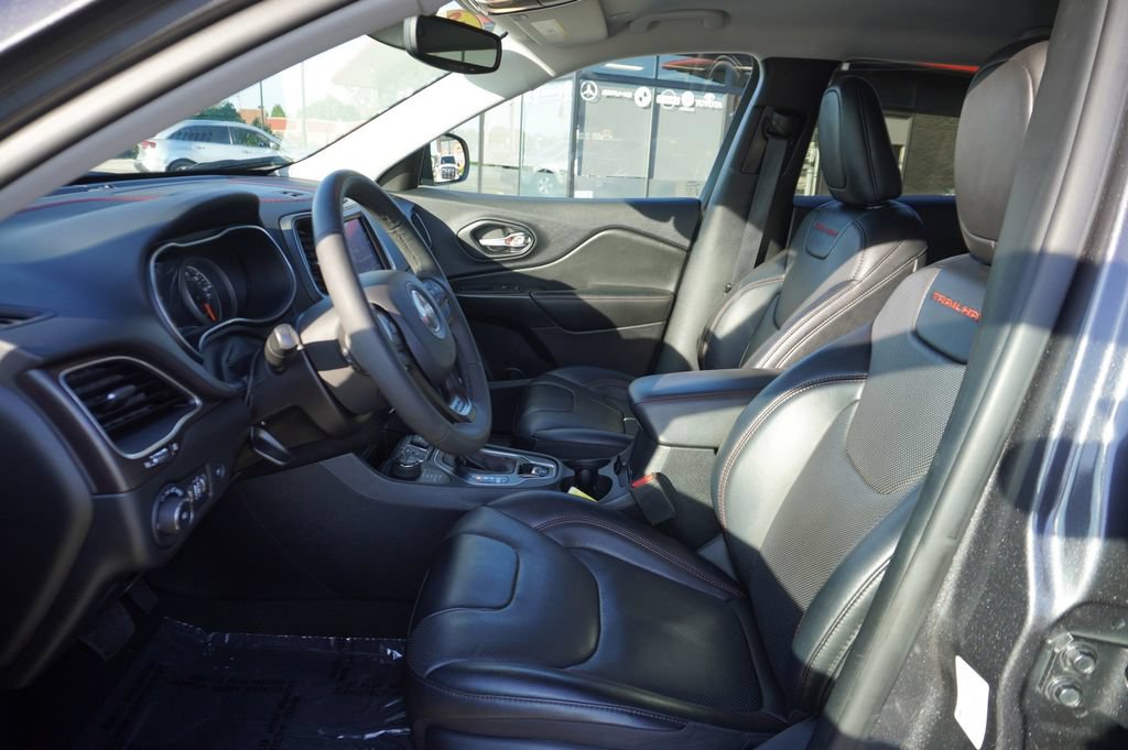 Used 2022 Jeep Cherokee Trailhawk w/ Sound & Nav Group AWD/4WD image 25