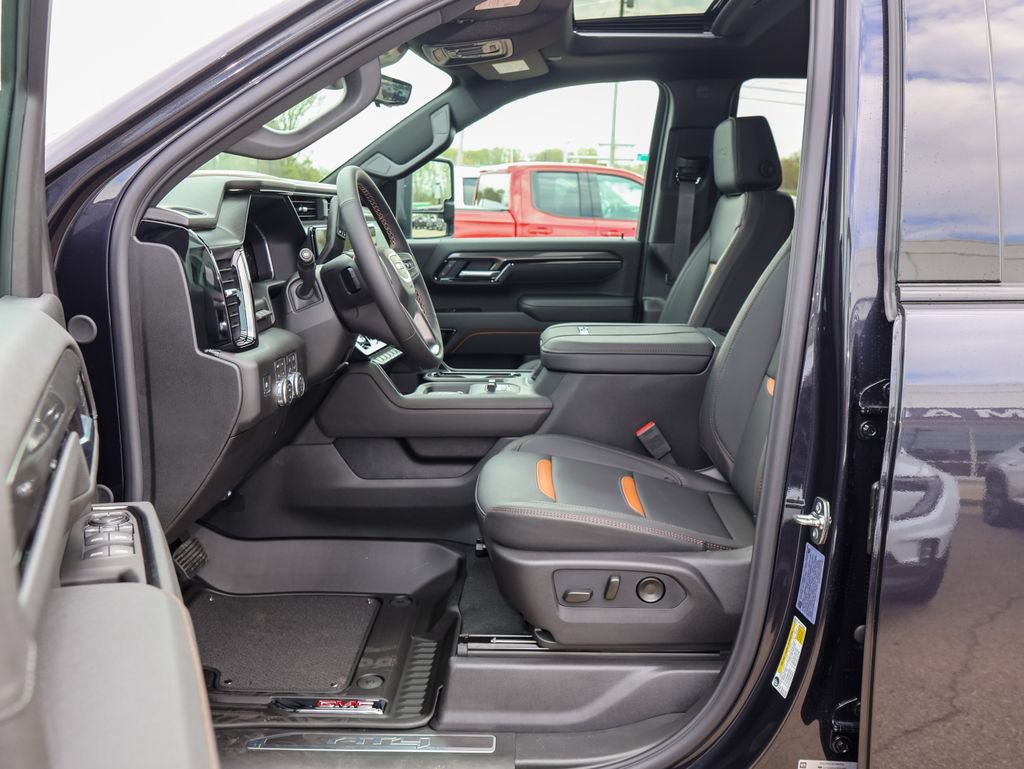 New 2026 GMC Sierra 2500 AT4 w/ AT4 Premium Plus Package AWD/4WD image 8