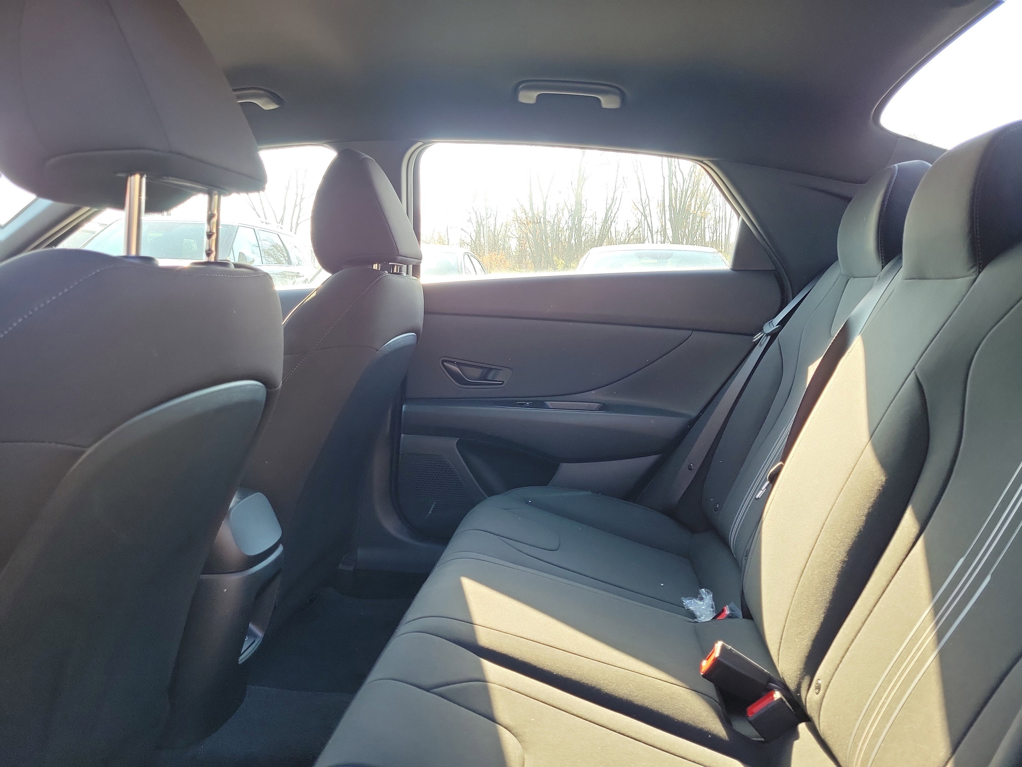New 2025 Hyundai Elantra SEL FWD image 11