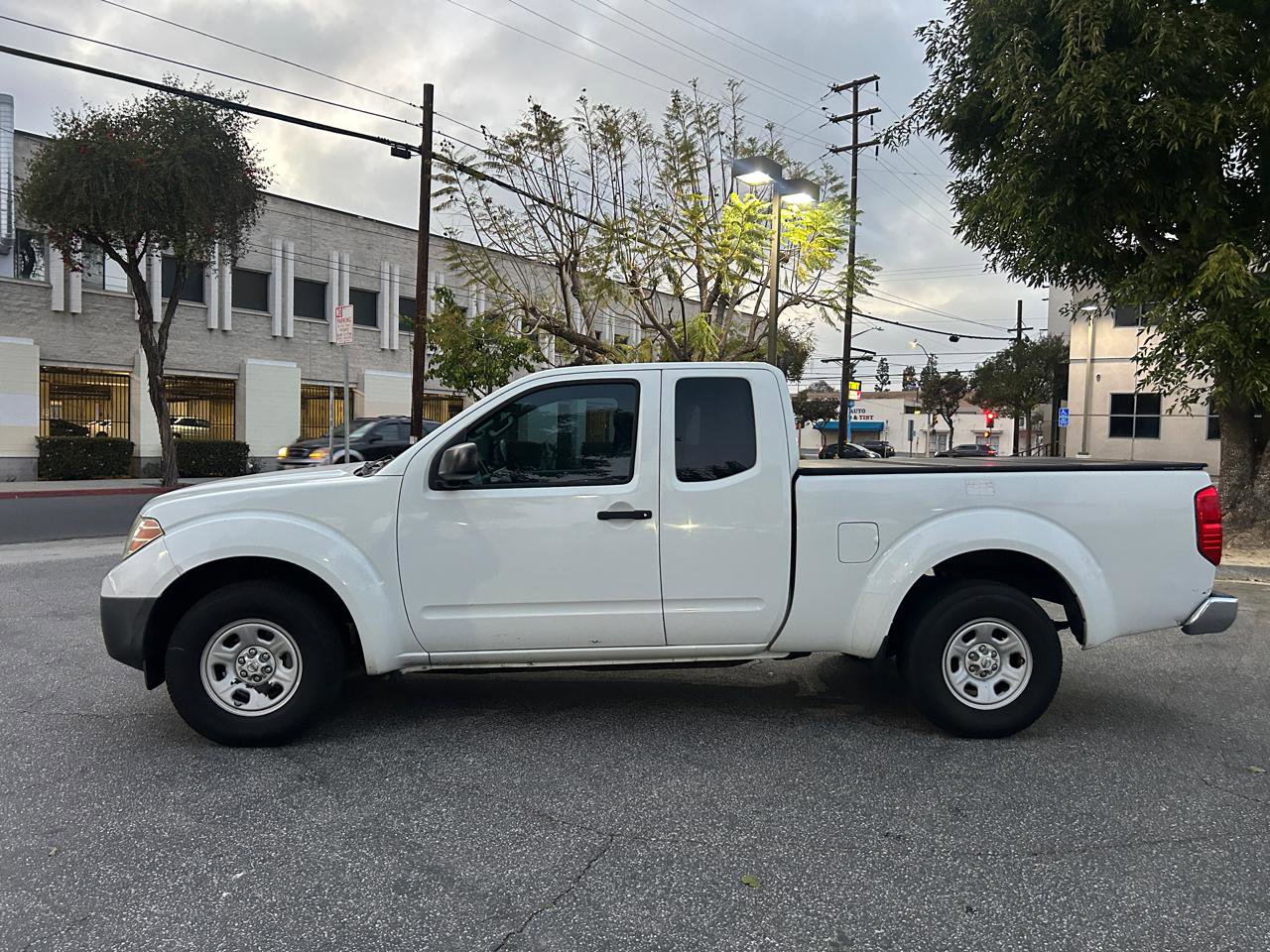 Used 2014 Nissan Frontier S image 16