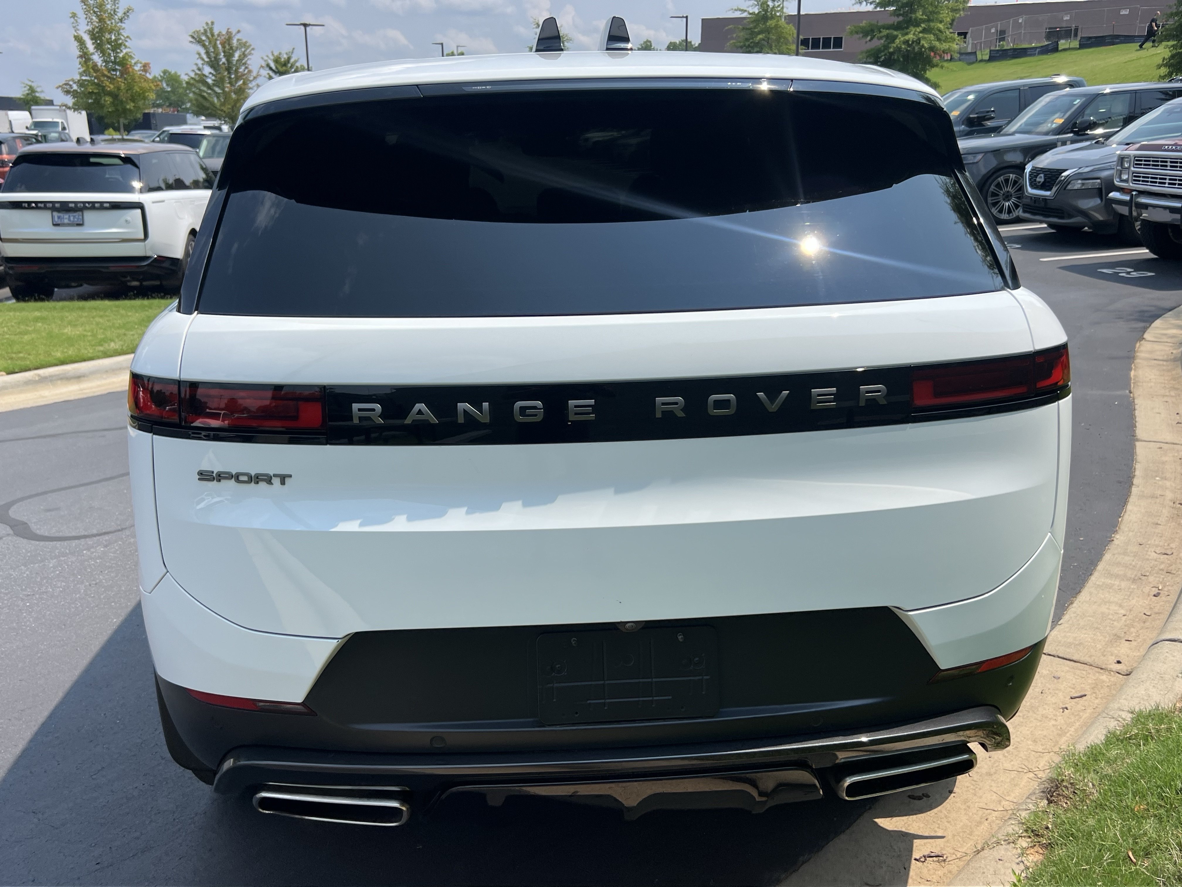 Certified 2024 Land Rover Range Rover Sport SE AWD/4WD image 4