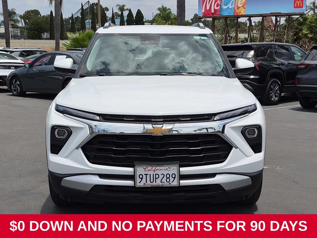 Used 2025 Chevrolet TrailBlazer LT AWD/4WD image 2