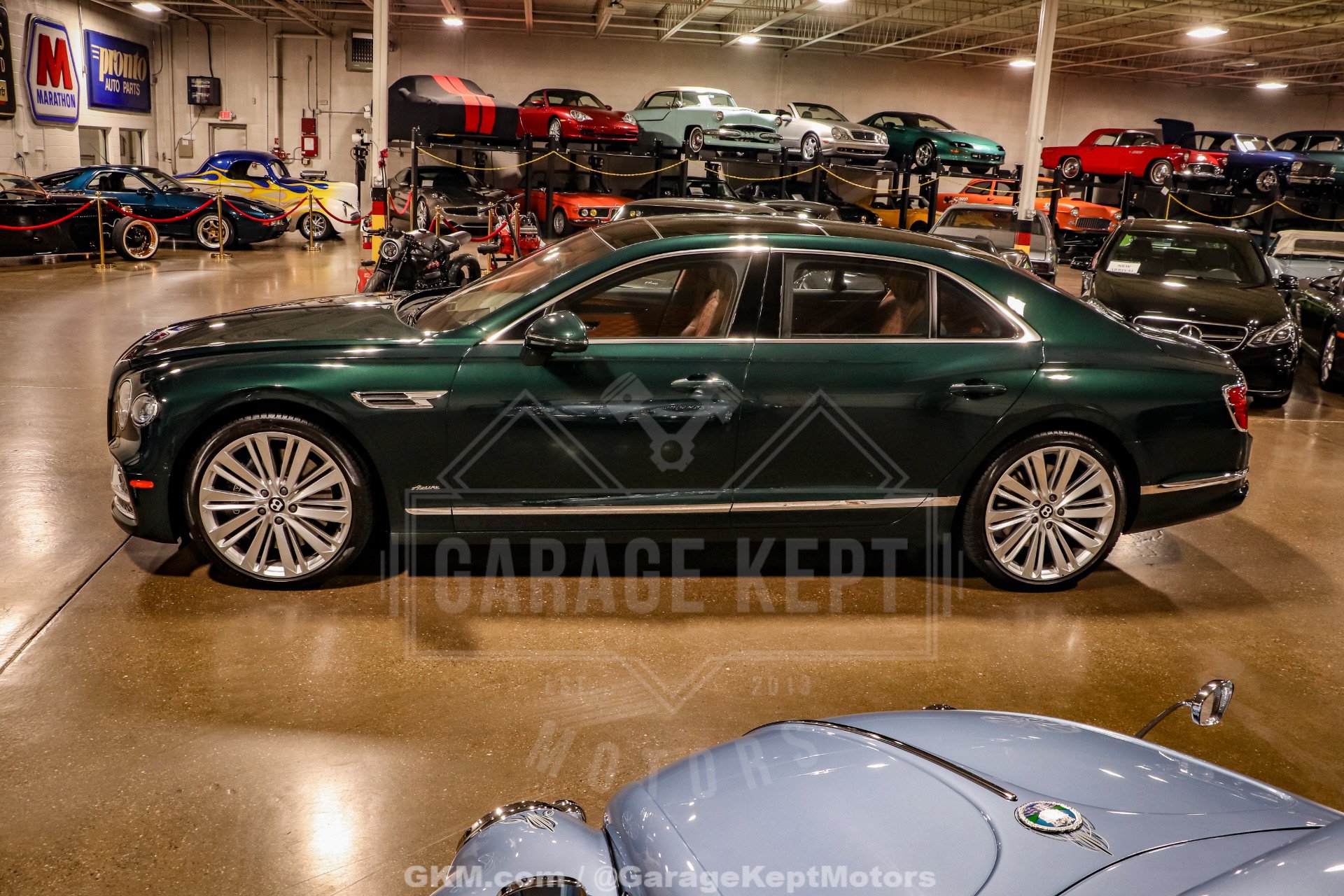 Used 2023 Bentley Flying Spur Azure AWD/4WD image 5
