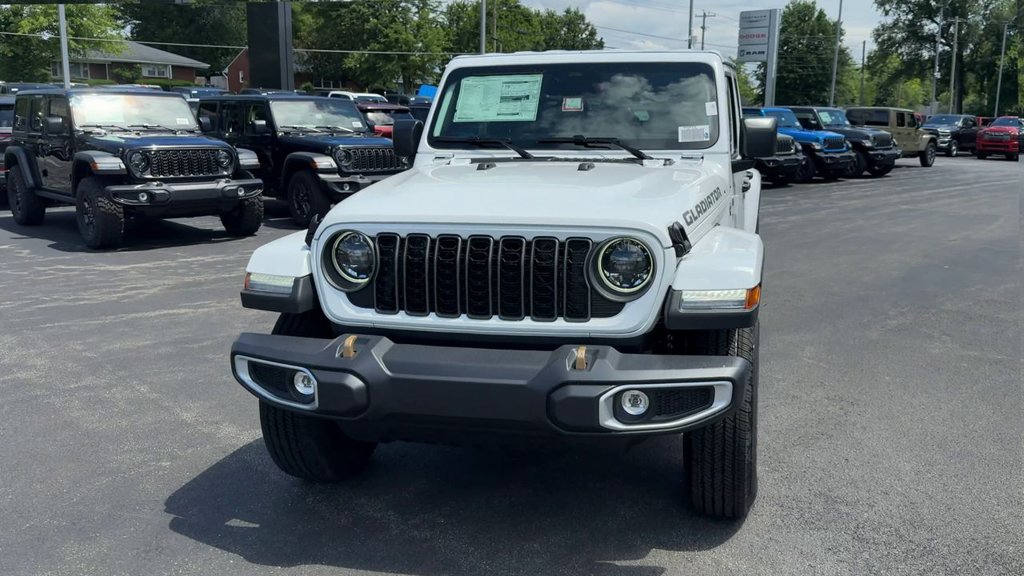 New 2026 Jeep Gladiator Sport AWD/4WD image 2