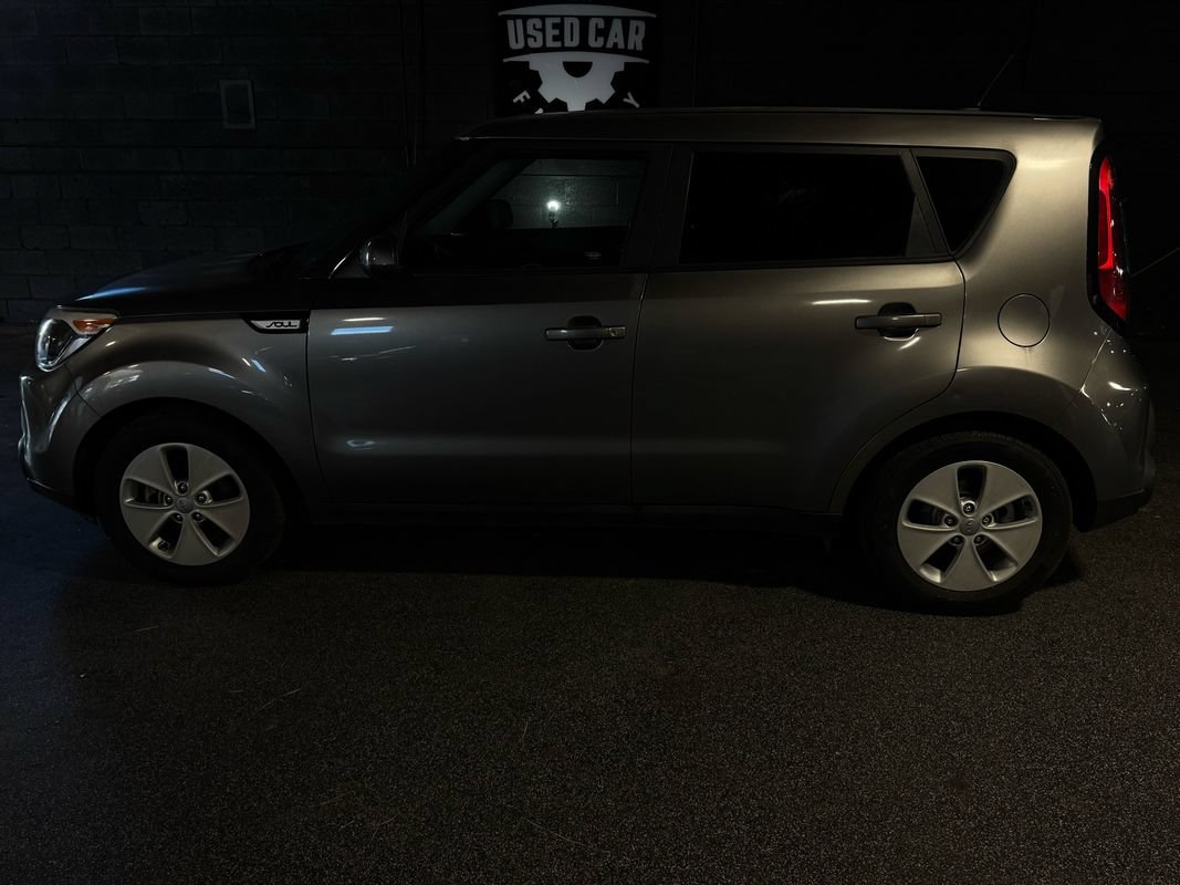 Used 2016 Kia Soul FWD image 3
