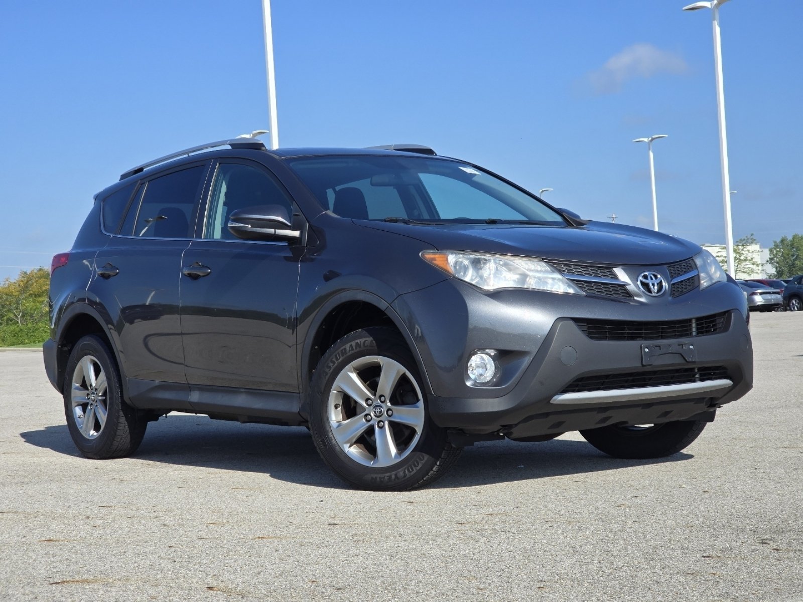 Used 2015 Toyota RAV4 XLE FWD image 2
