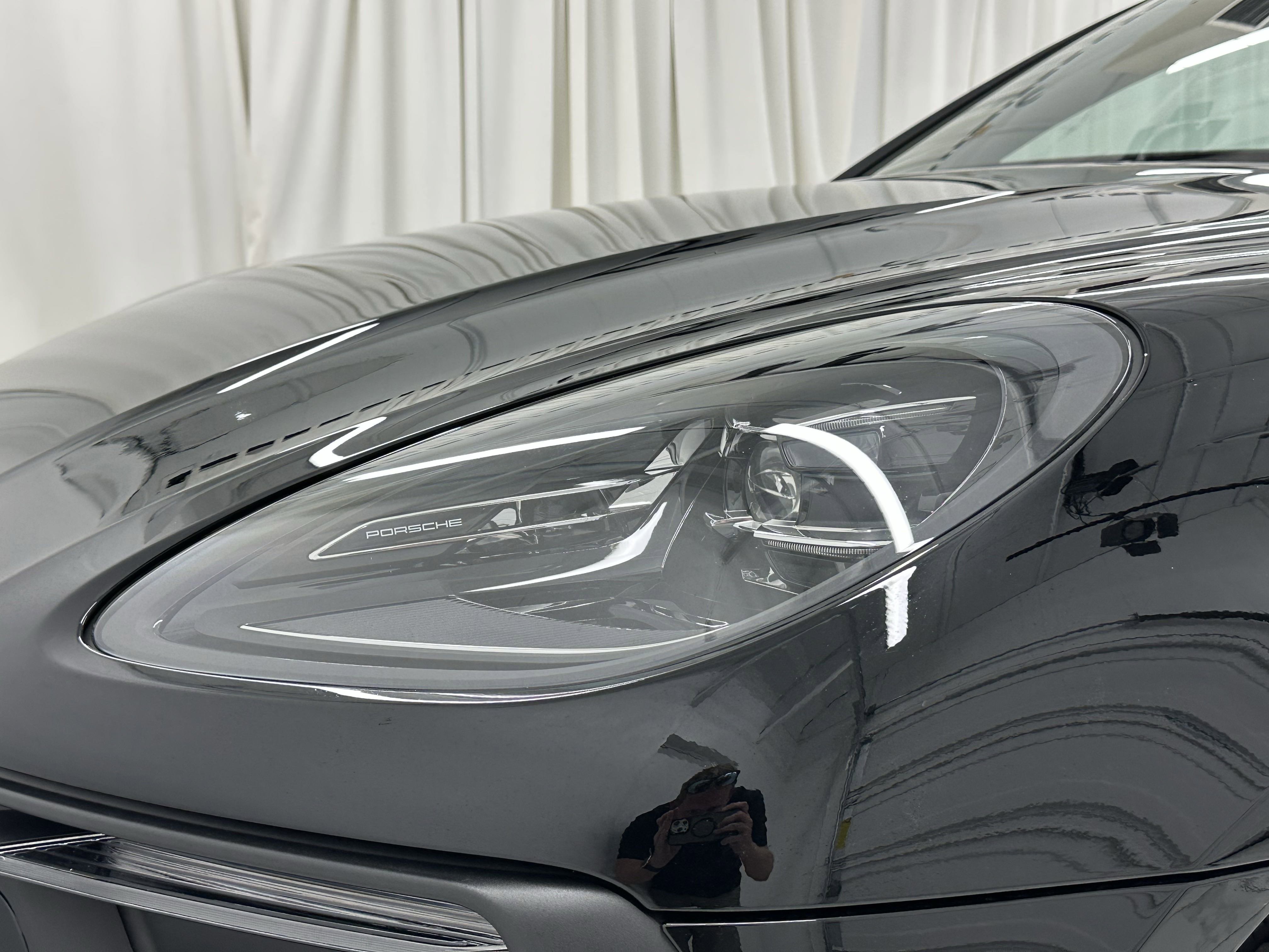 Certified 2025 Porsche Macan image 17