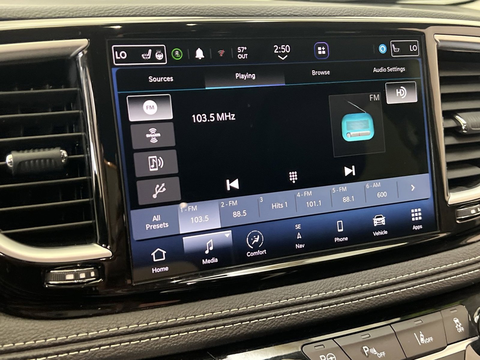 Used 2023 Chrysler Pacifica Limited image 16